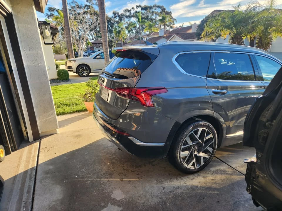 2022 Hyundai Santa Fe - Image 5 of 9