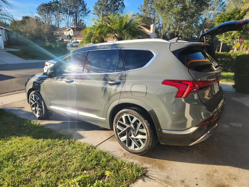 2022 Hyundai Santa Fe - Image 2 of 9