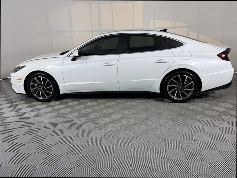 2022 Hyundai Sonata - Image 2 of 9
