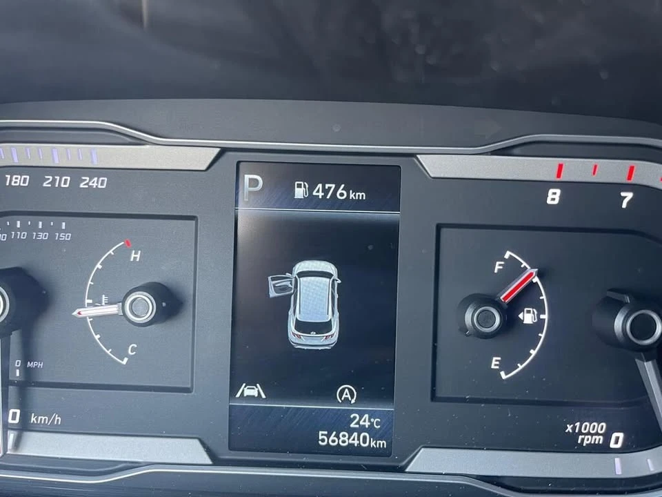 2022 Hyundai Tucson - Image 8 of 17