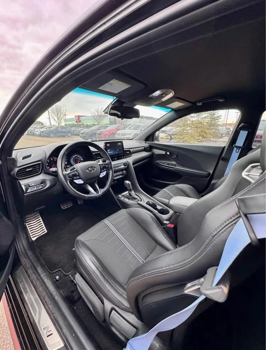 2022 Hyundai Veloster - Image 4 of 7
