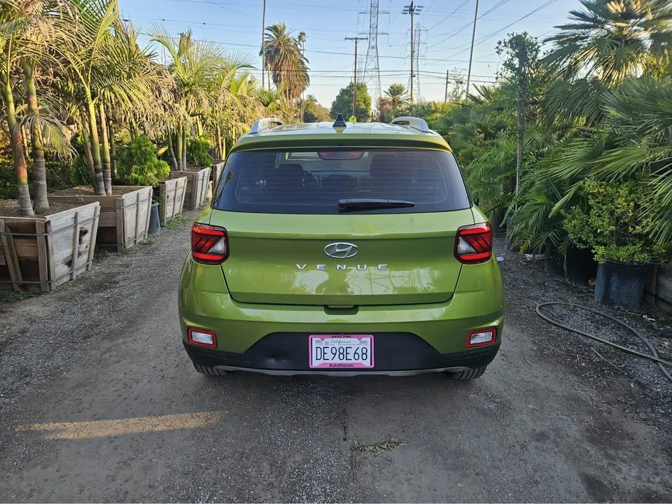 2022 Hyundai Venue - Image 4 of 8