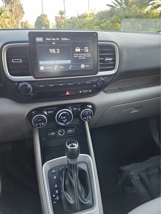 2022 Hyundai Venue - Image 7 of 8