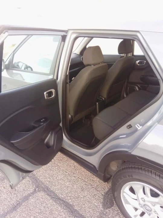 2022 Hyundai Venue - Image 7 of 11