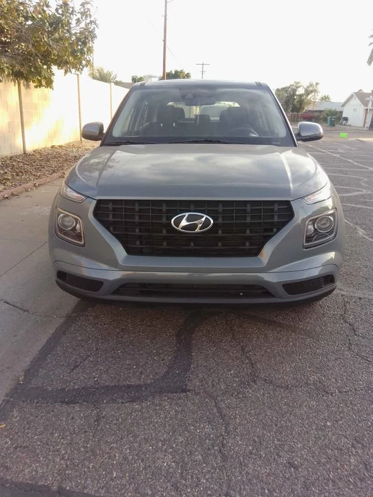2022 Hyundai Venue - Image 2 of 11