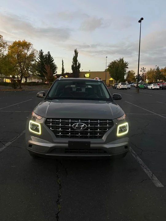 2022 Hyundai Venue - Image 3 of 10