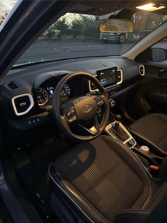 2022 Hyundai Venue - Image 8 of 10