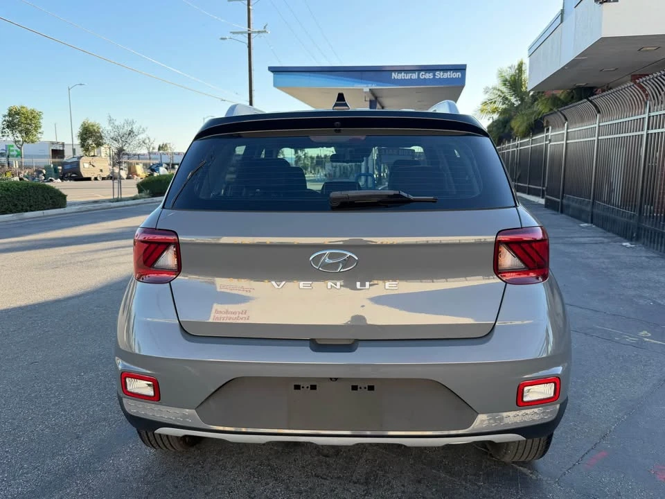2022 Hyundai Venue - Image 14 of 15