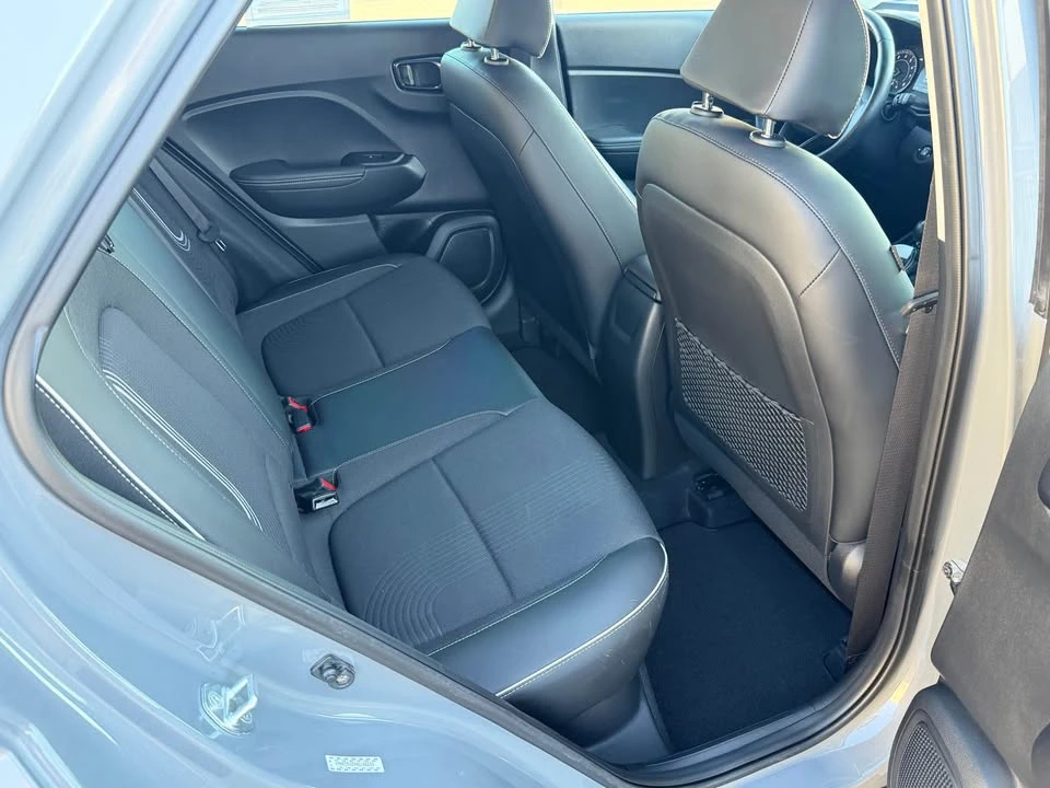 2022 Hyundai Venue - Image 10 of 15