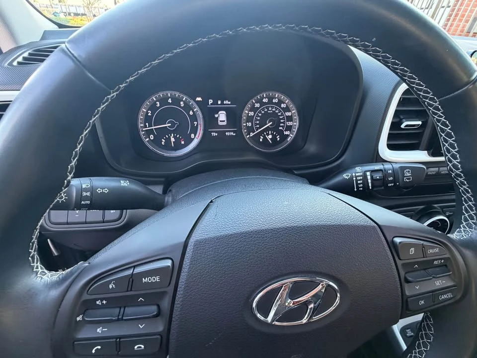 2022 Hyundai Venue - Image 9 of 15