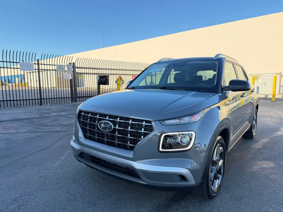 2022 Hyundai Venue - Image 3 of 15