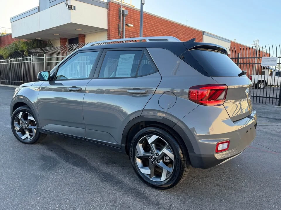 2022 Hyundai Venue - Image 13 of 15