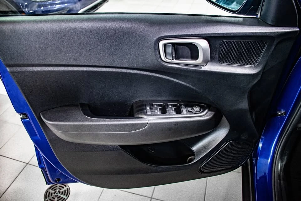 2022 Hyundai Venue - Image 17 of 20