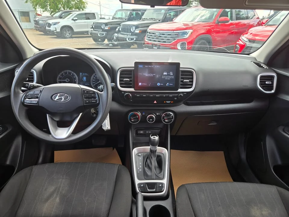 2022 Hyundai Venue - Image 11 of 18
