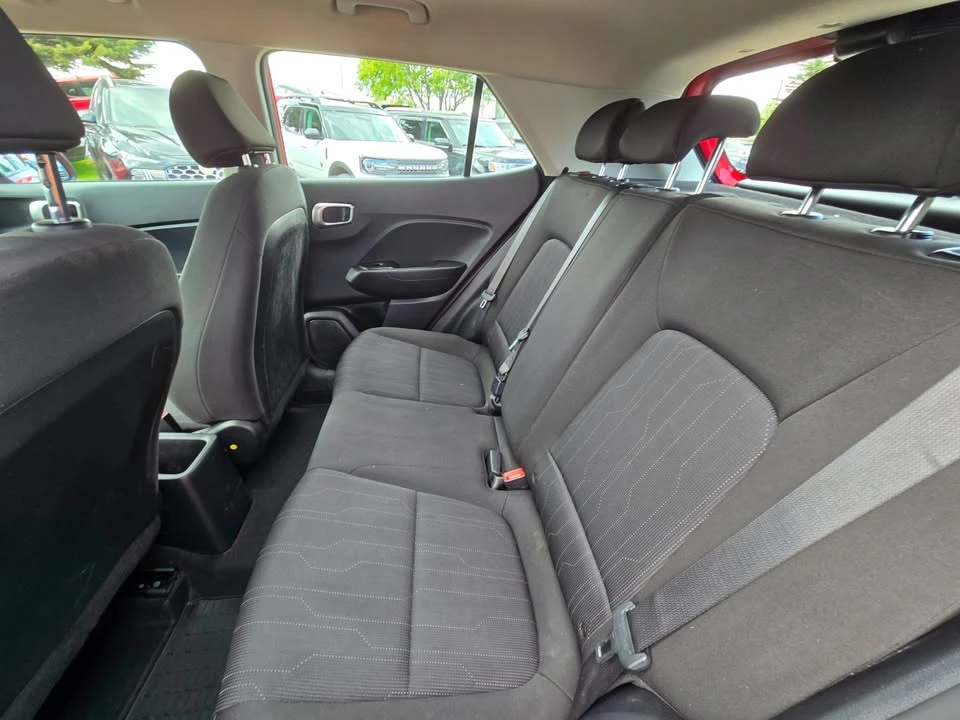 2022 Hyundai Venue - Image 10 of 18