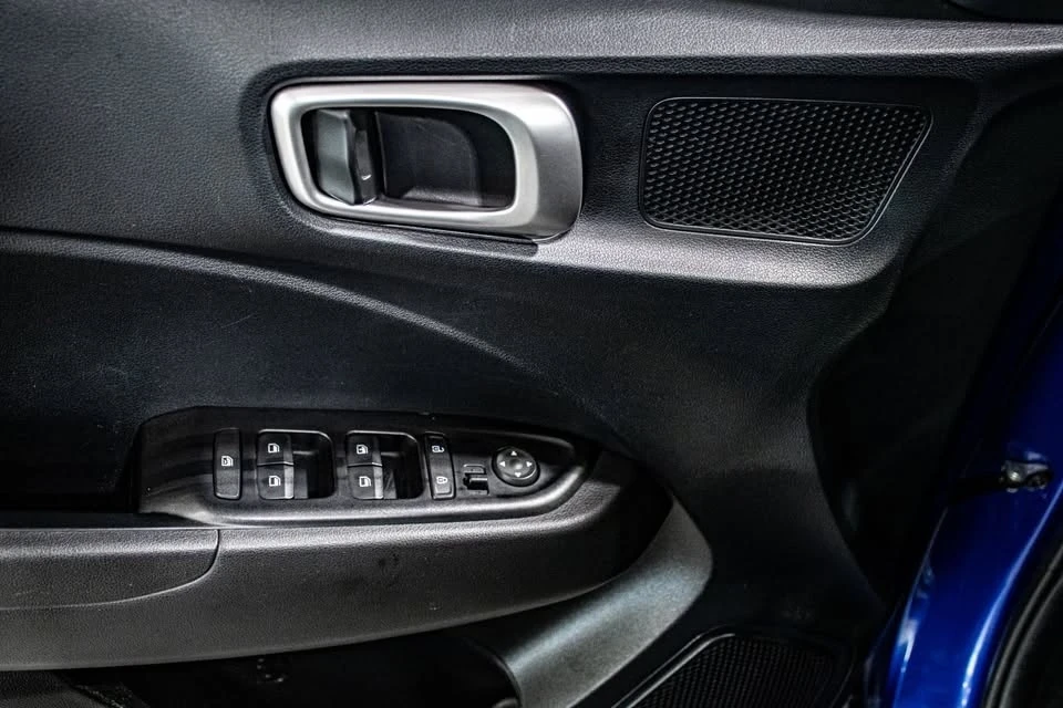 2022 Hyundai Venue - Image 17 of 20