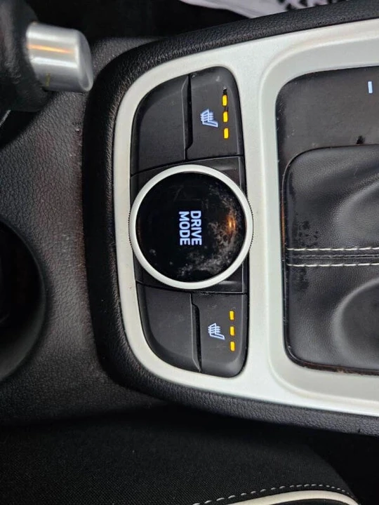 2022 Hyundai Venue - Image 11 of 17