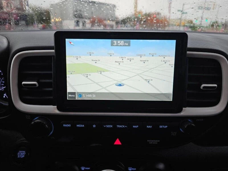 2022 Hyundai Venue - Image 13 of 17