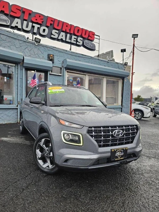 2022 Hyundai Venue - Image 2 of 17