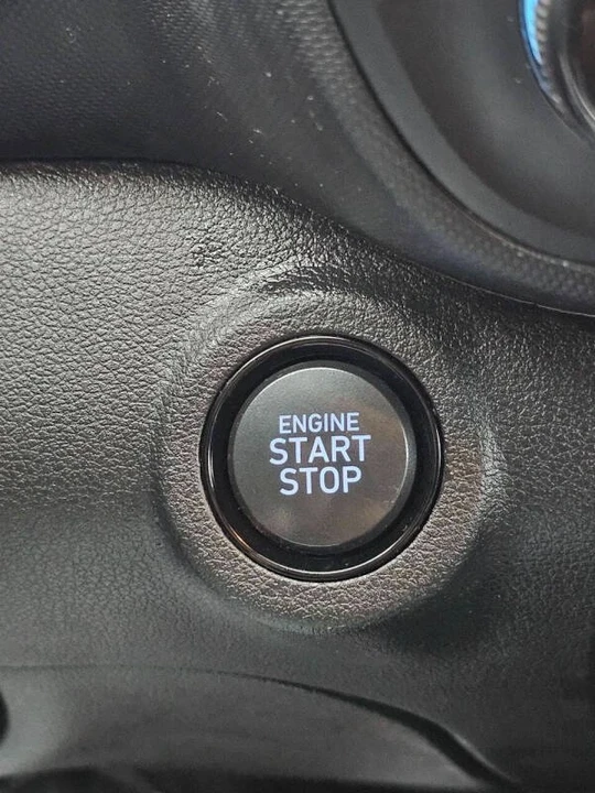 2022 Hyundai Venue - Image 15 of 17