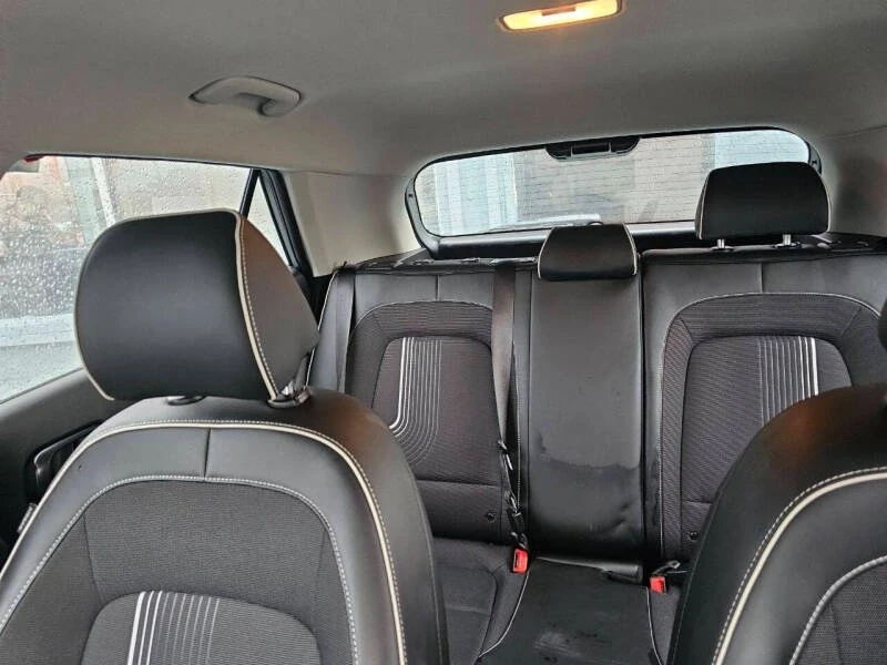 2022 Hyundai Venue - Image 17 of 17