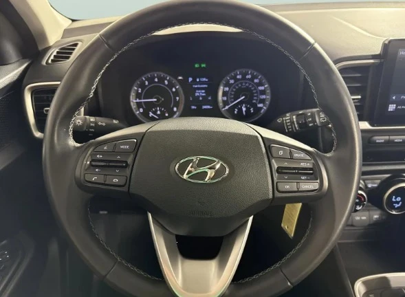 2022 Hyundai Venue - Image 9 of 11