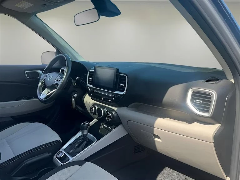 2022 Hyundai Venue - Image 4 of 7