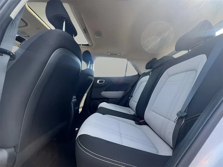 2022 Hyundai Venue - Image 6 of 7
