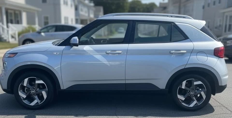 2022 Hyundai Venue - Image 2 of 7