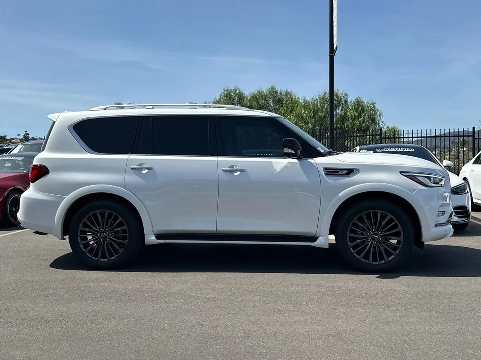 2022 Infiniti QX80 - Image 2 of 21