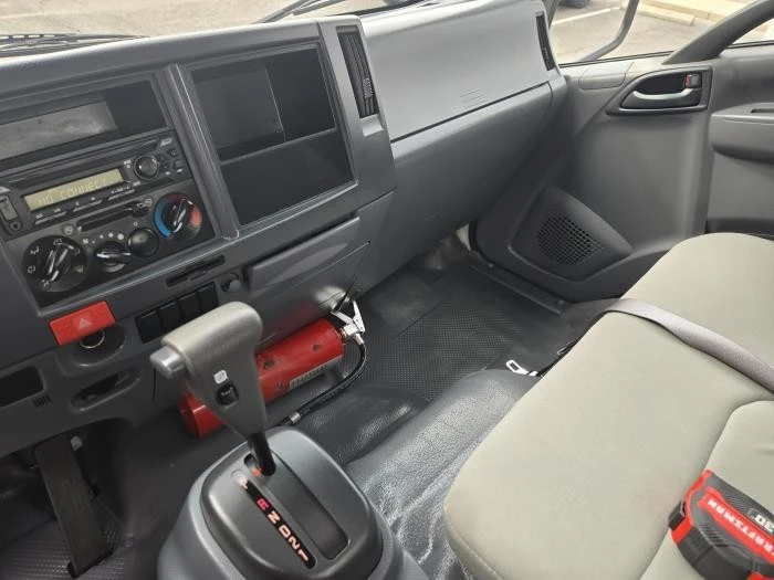 2022 Isuzu Elf - Image 16 of 17