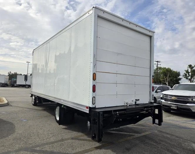 2022 Isuzu Elf - Image 6 of 17
