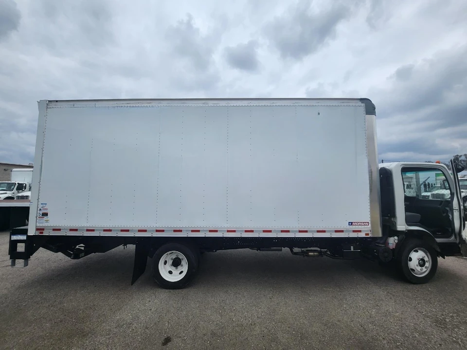 2022 Isuzu Elf - Image 6 of 12