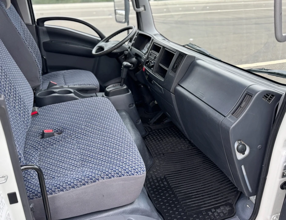 2022 Isuzu Elf - Image 9 of 11