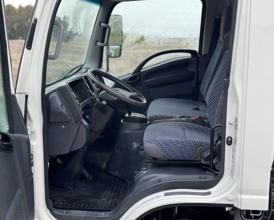 2022 Isuzu Elf - Image 8 of 11