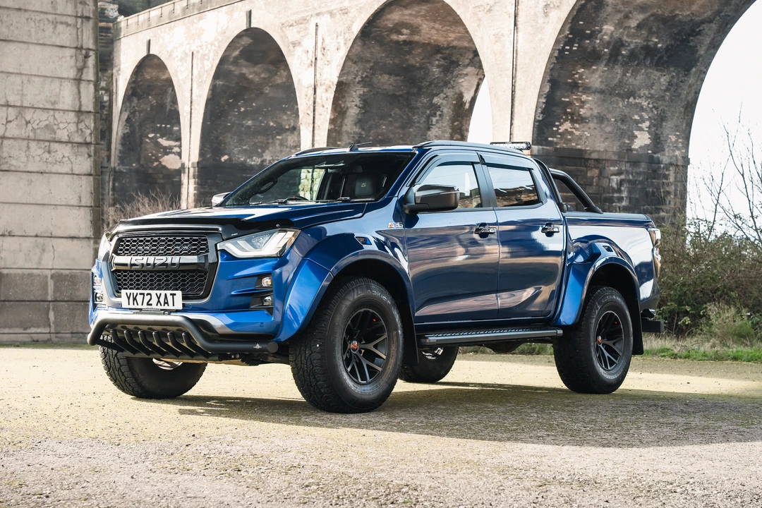 2022 Isuzu - Image 13 of 20