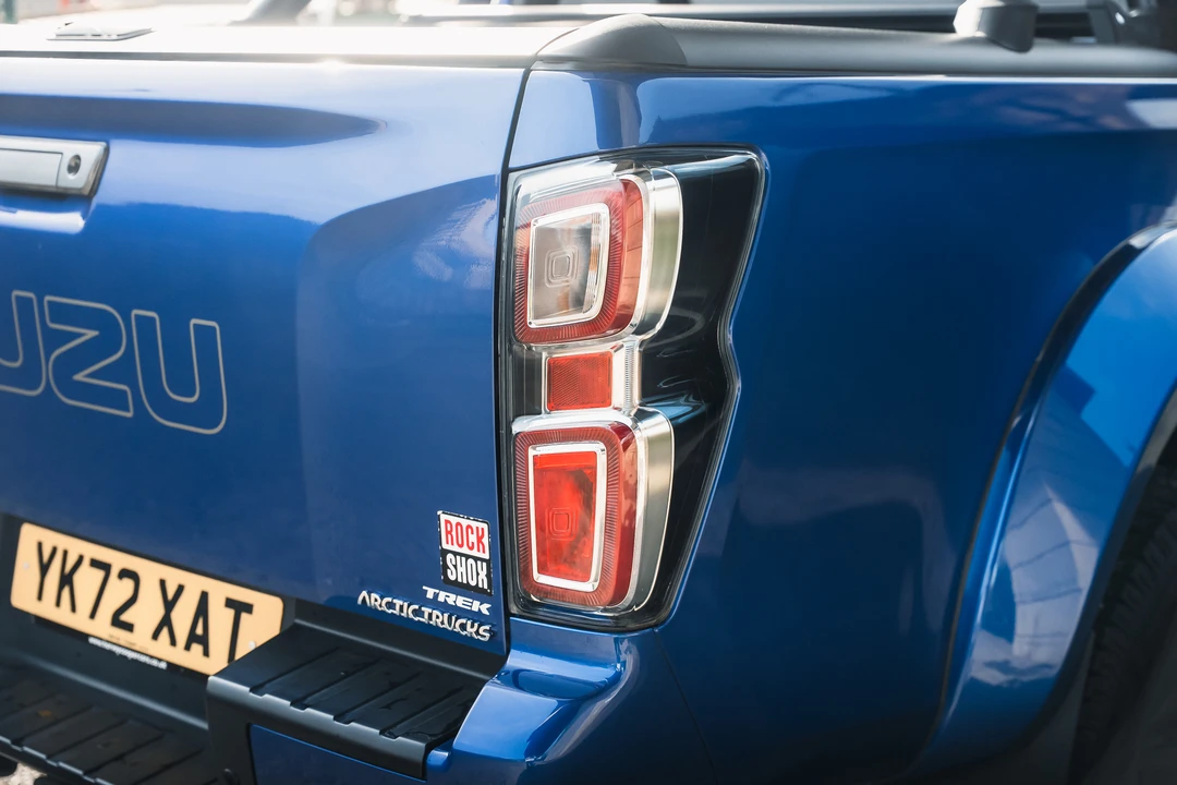 2022 Isuzu - Image 18 of 20