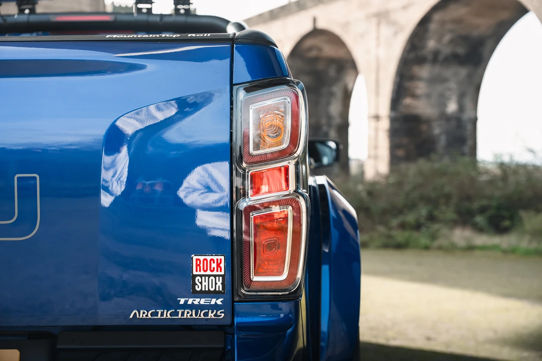2022 Isuzu - Image 19 of 20