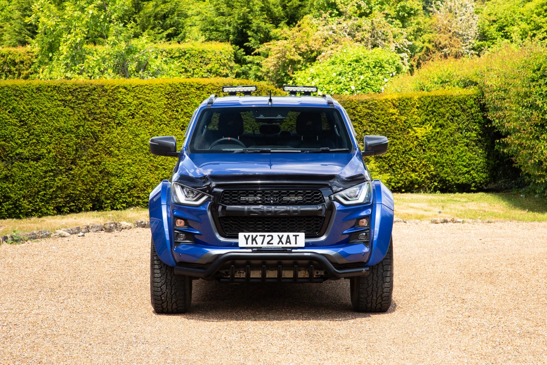2022 Isuzu - Image 10 of 31