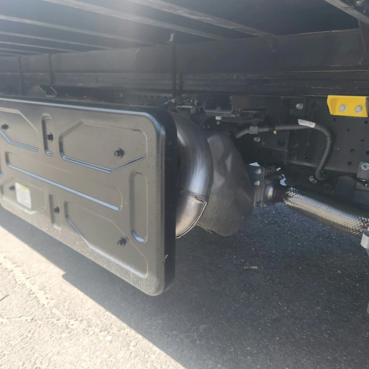 2022 Isuzu Elf - Image 20 of 31