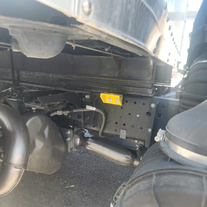 2022 Isuzu Elf - Image 22 of 31