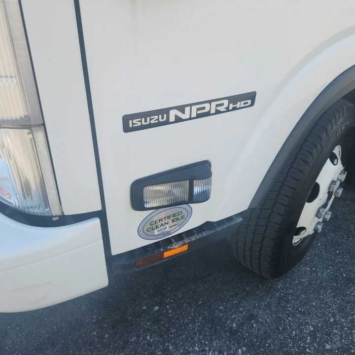 2022 Isuzu Elf - Image 15 of 31