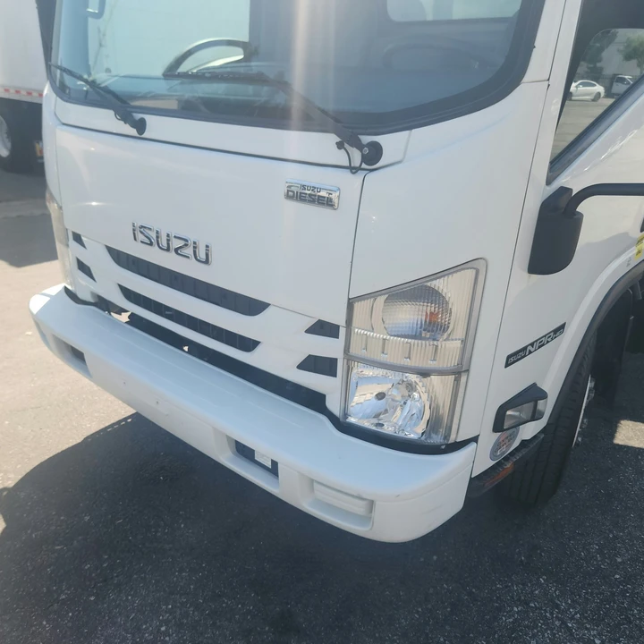 2022 Isuzu Elf - Image 16 of 31