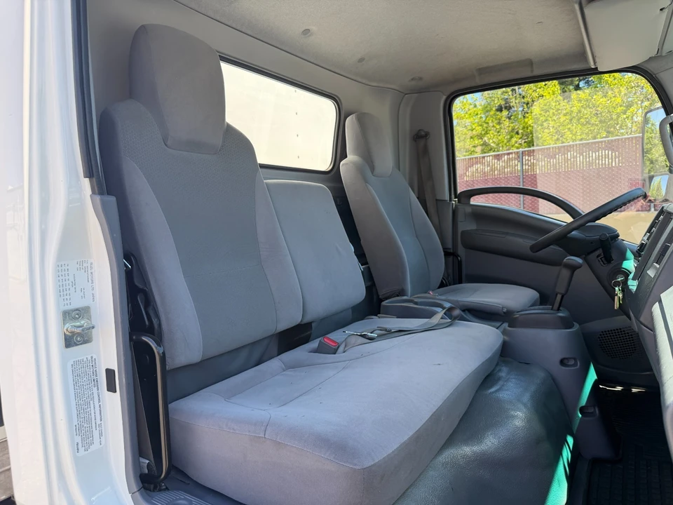 2022 Isuzu Elf - Image 17 of 29