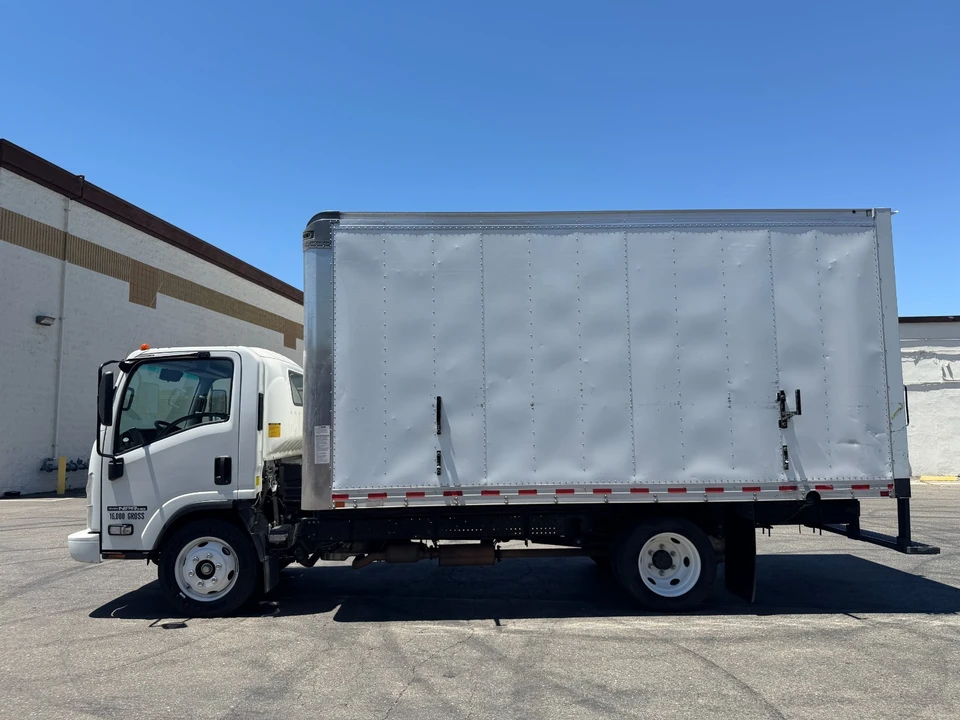 2022 Isuzu Elf - Image 8 of 29