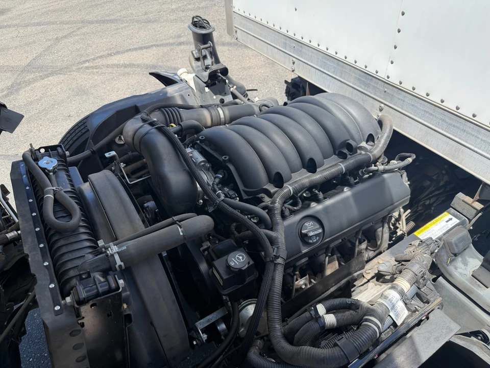 2022 Isuzu Elf - Image 25 of 29