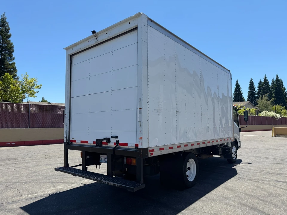2022 Isuzu Elf - Image 5 of 29