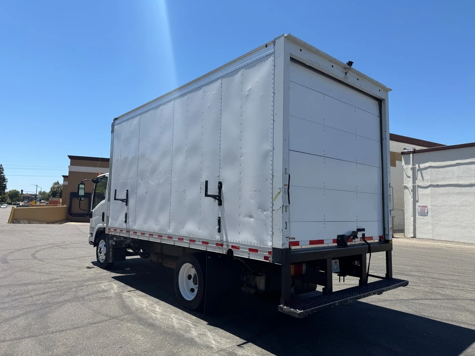 2022 Isuzu Elf - Image 7 of 29