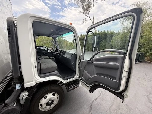 2022 Isuzu Elf - Image 21 of 27
