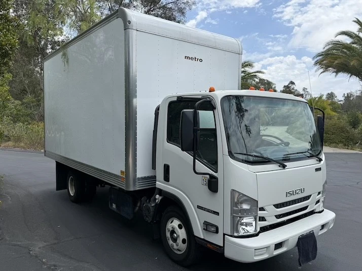 2022 Isuzu Elf - Image 5 of 27